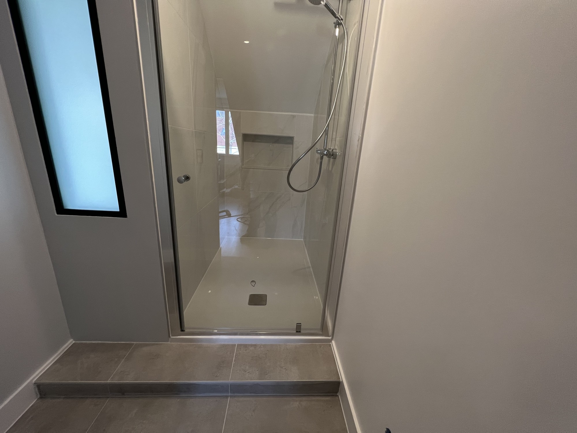Aménagement Complet : Salle de Bain et Salle de Douche — photo 4