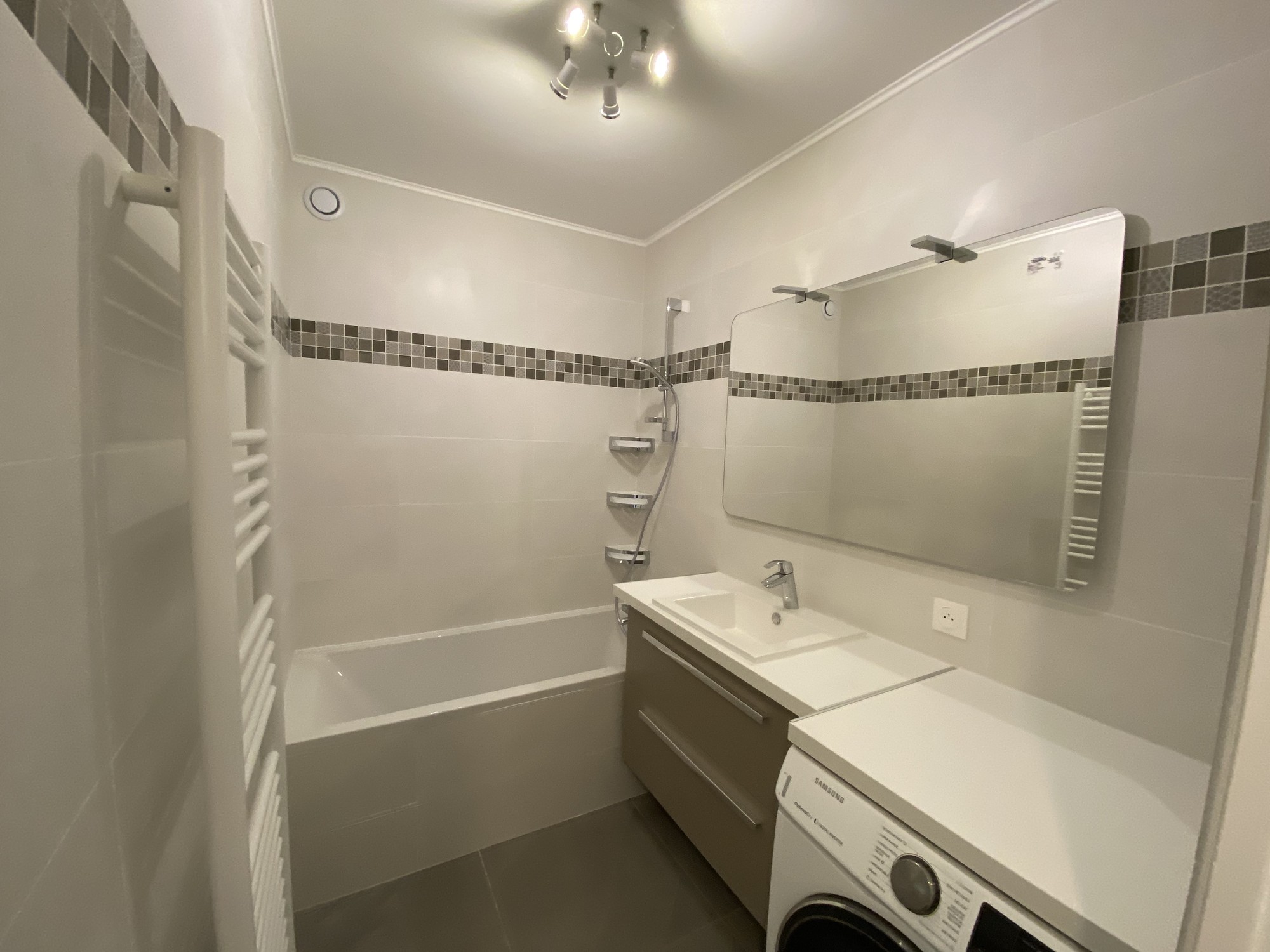 Rénovation contemporaine : Marbre, Ardoise & faïence — photo 3
